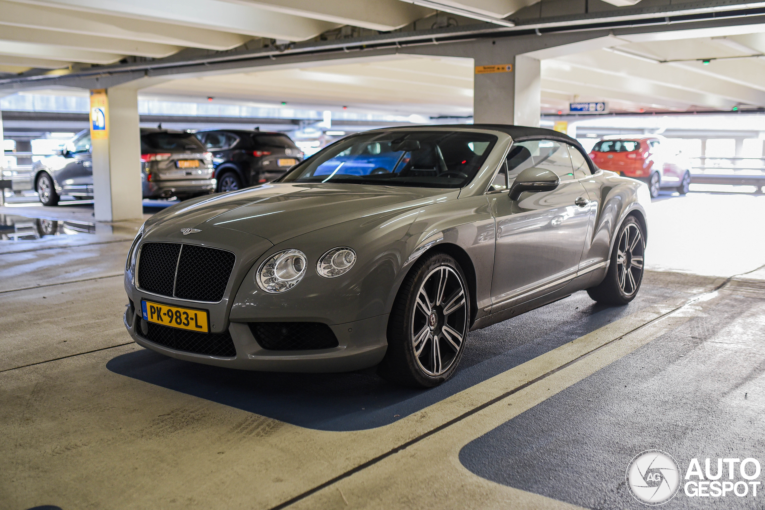 Bentley Continental GTC V8