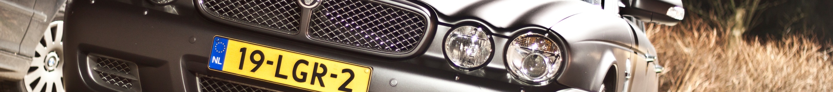 Jaguar XJR Portfolio