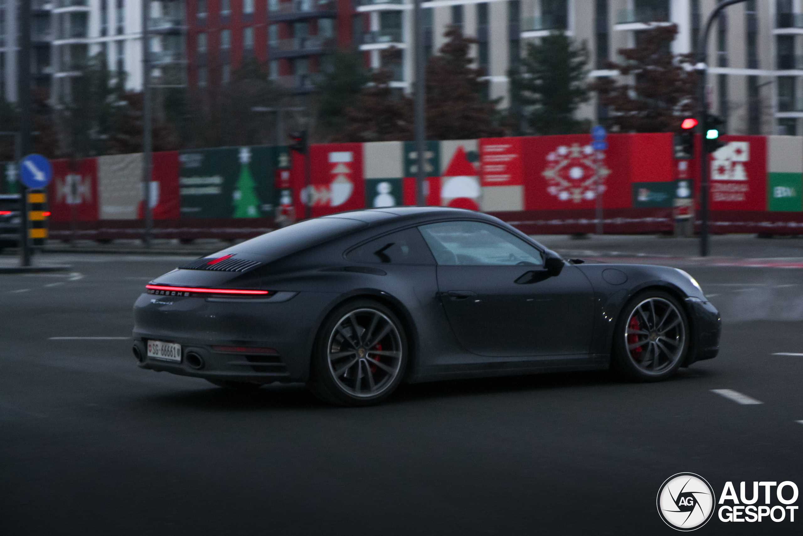 Porsche 992 Carrera 4S
