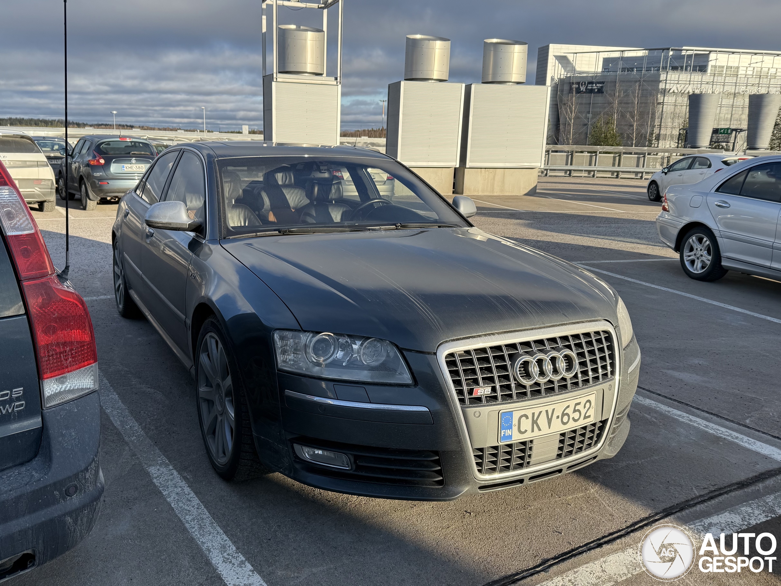Audi S8 D3