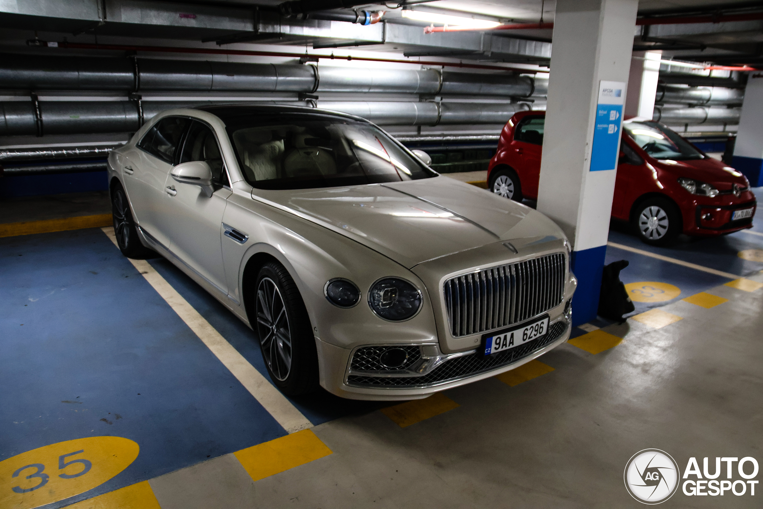 Bentley Flying Spur V8 2021