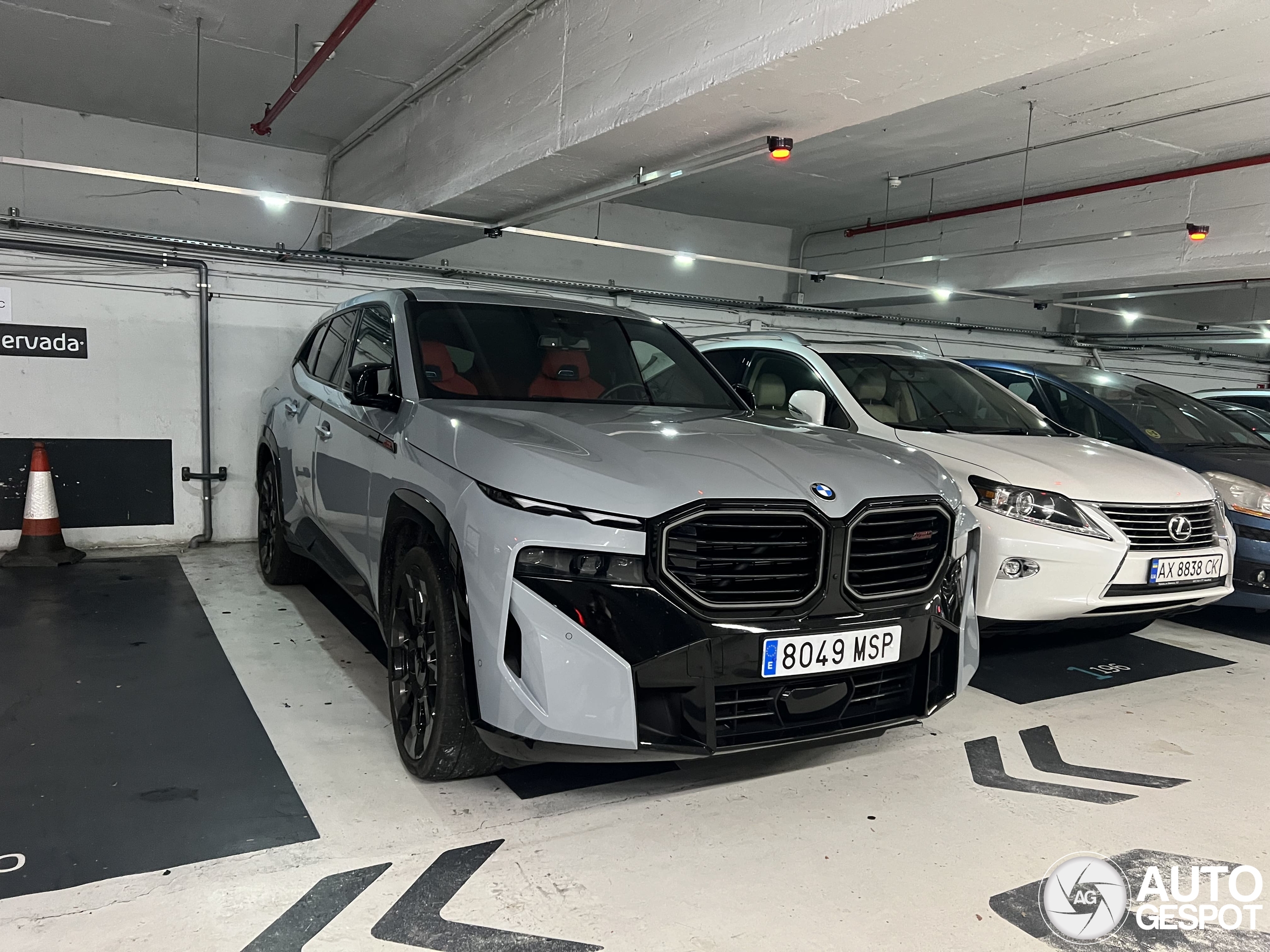BMW XM G09 Label Red