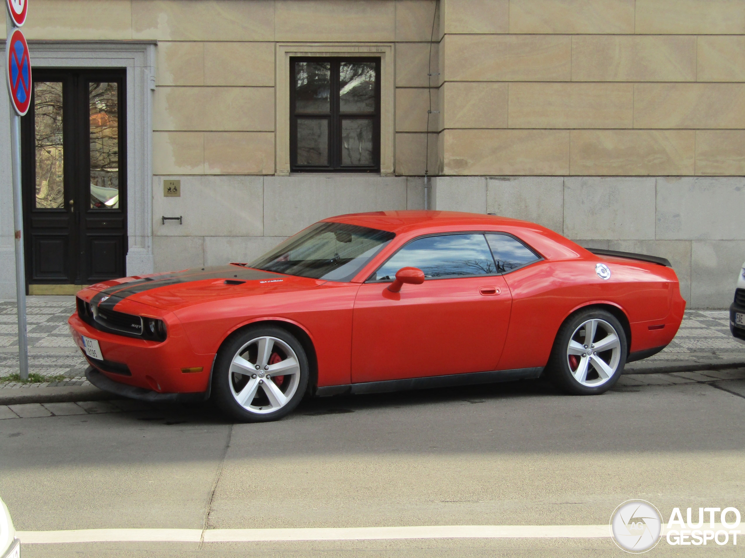 Dodge Challenger SRT-8