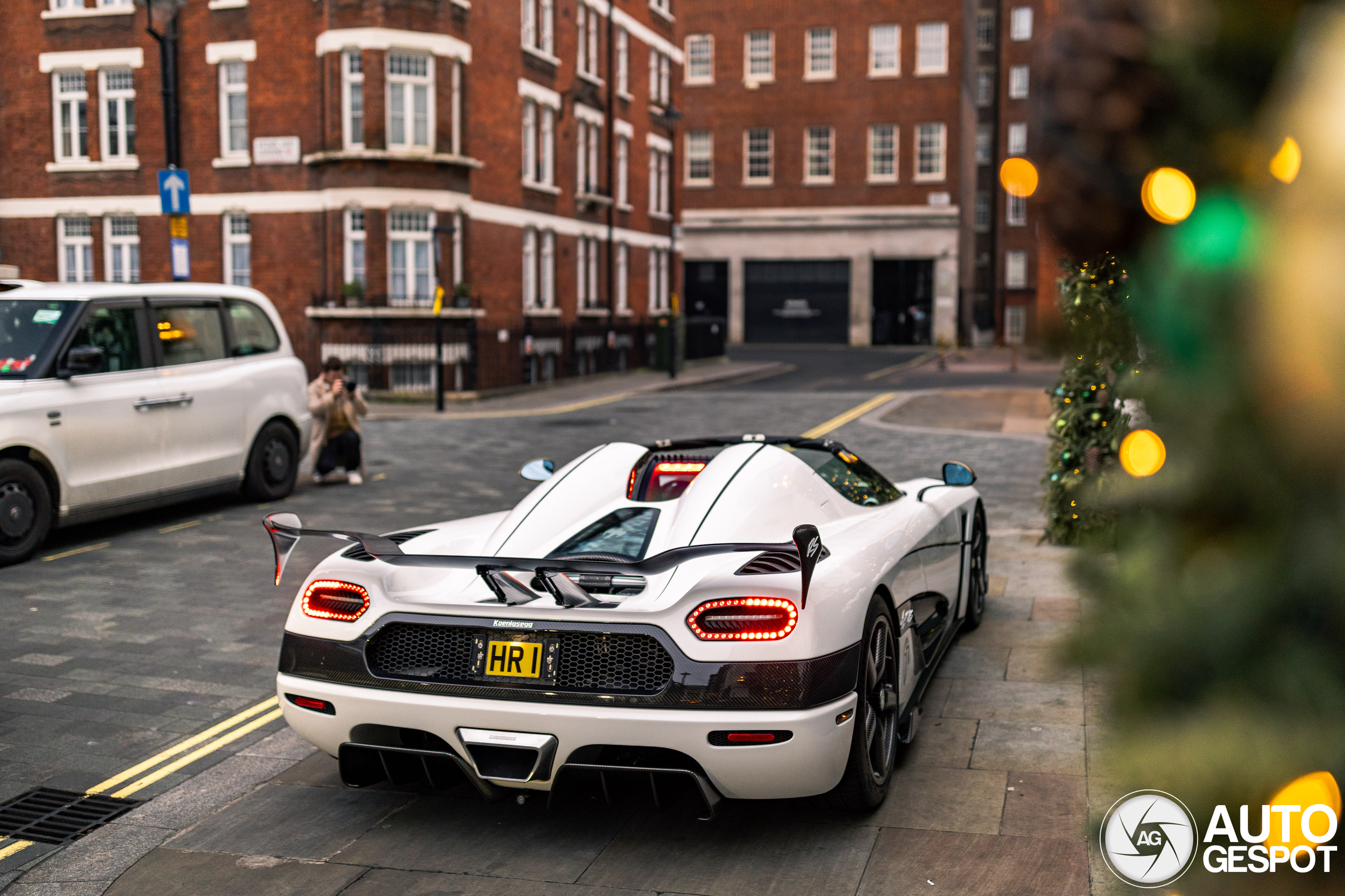 Koenigsegg Agera RS roars through London - A rare sight six years after the last one