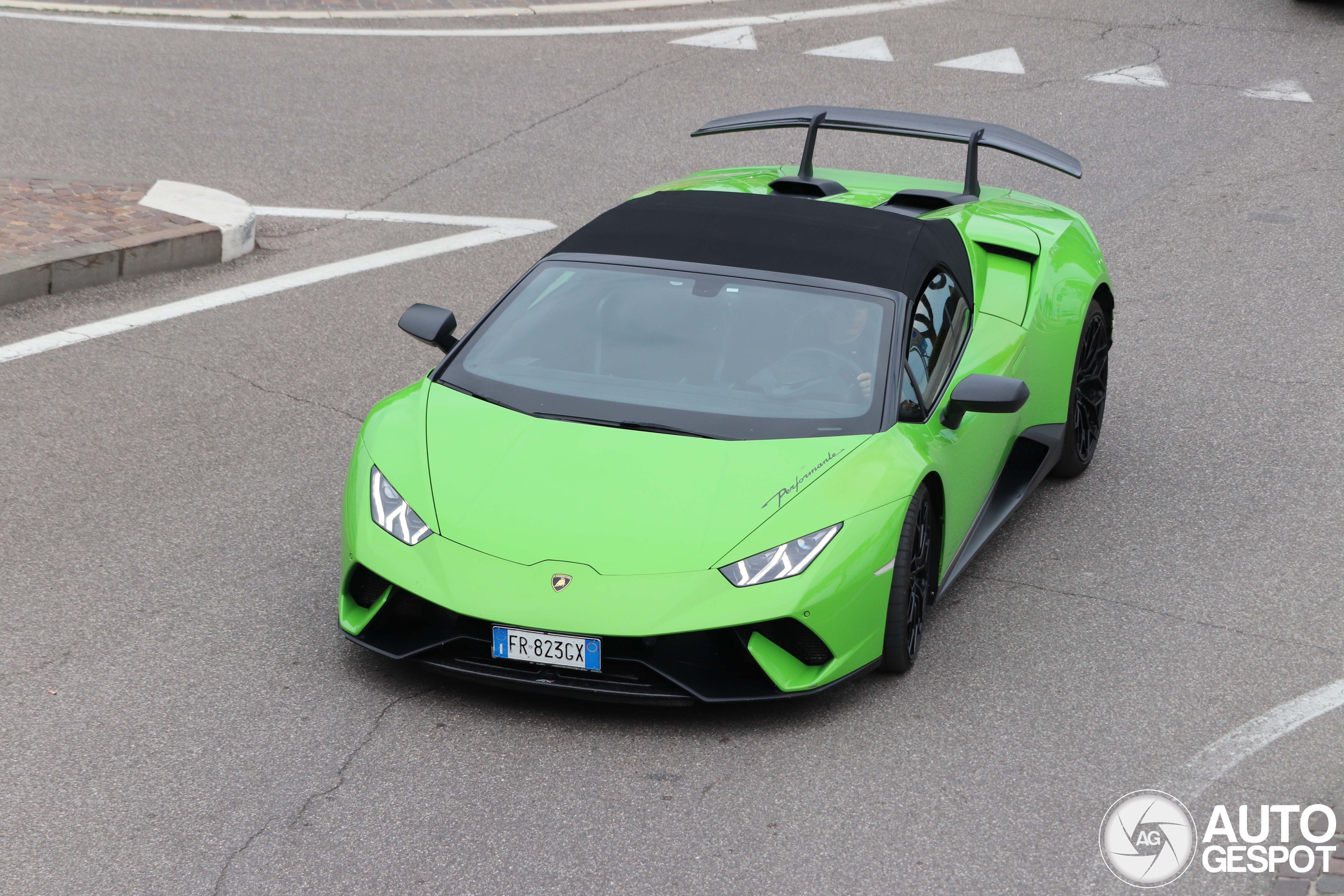 Lamborghini Huracán LP640-4 Performante Spyder