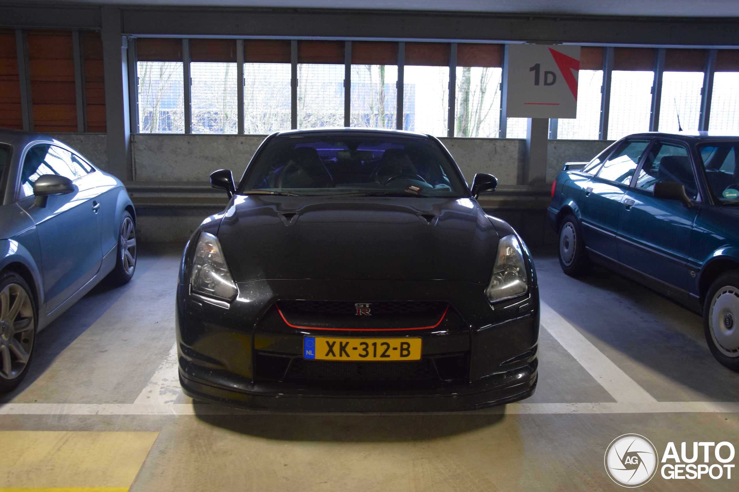 Nissan GT-R