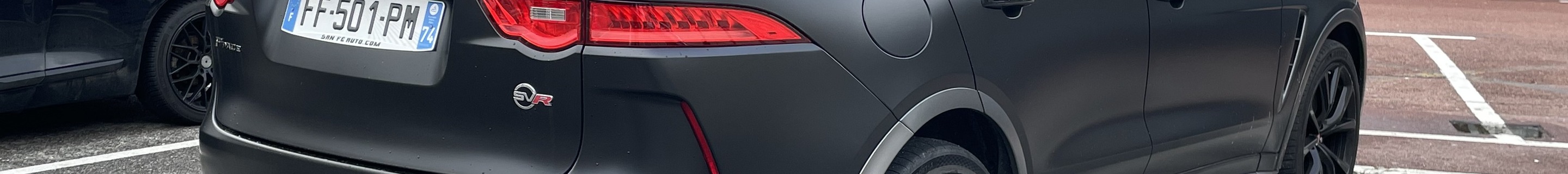 Jaguar F-PACE SVR