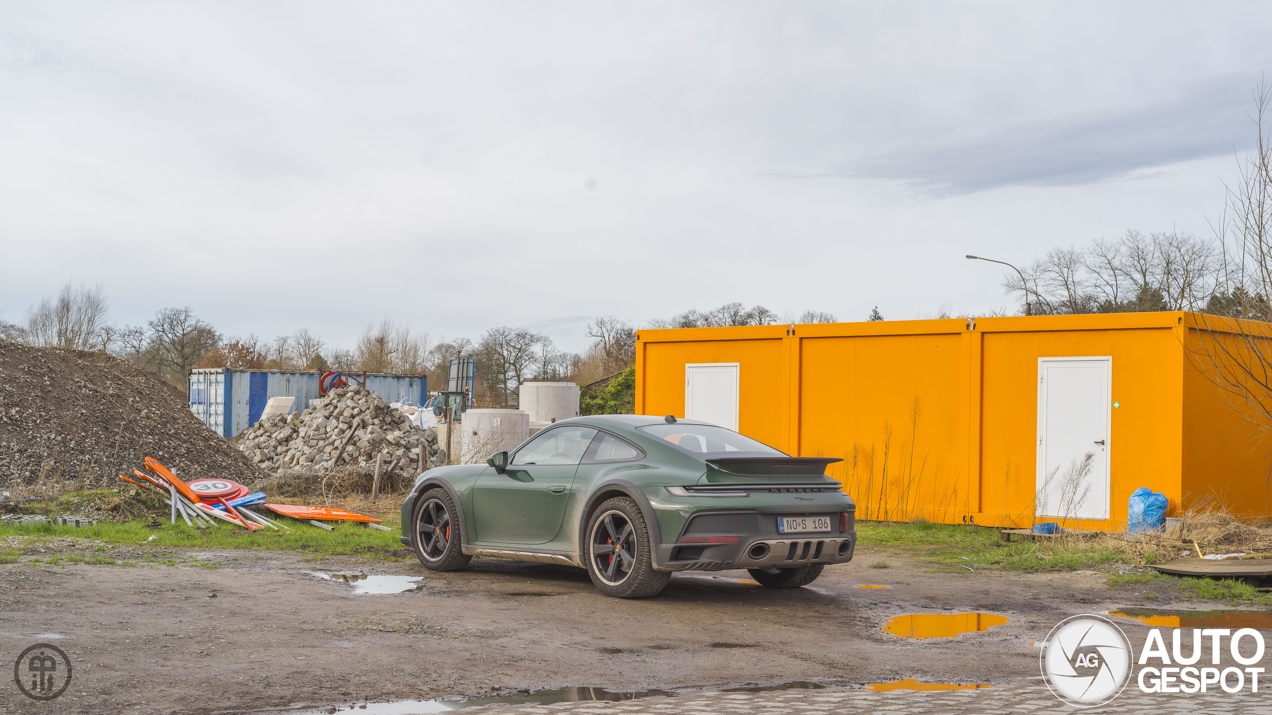 Porsche 992 Dakar