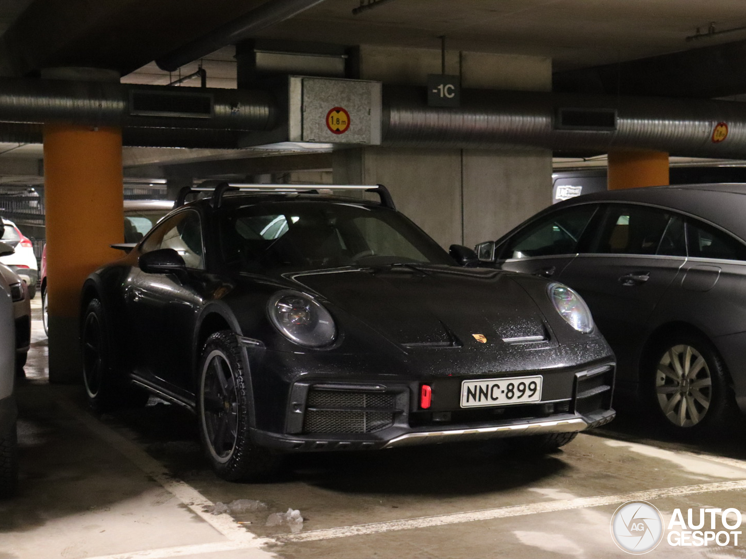 Porsche 992 Dakar