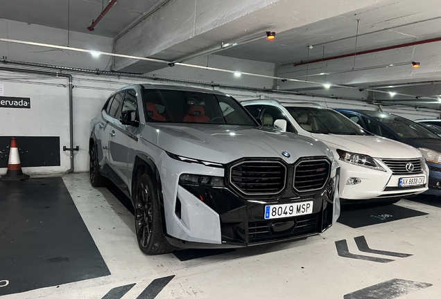 BMW XM G09 Label Red