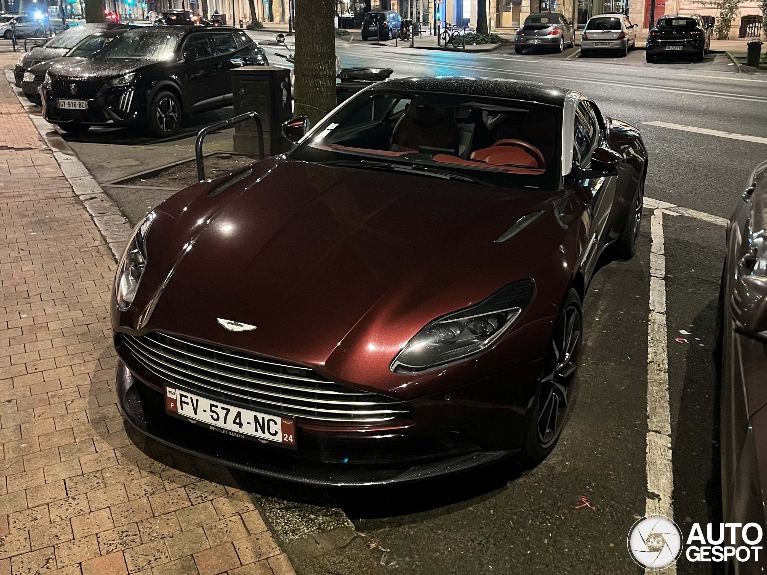 Aston Martin DB11 V8