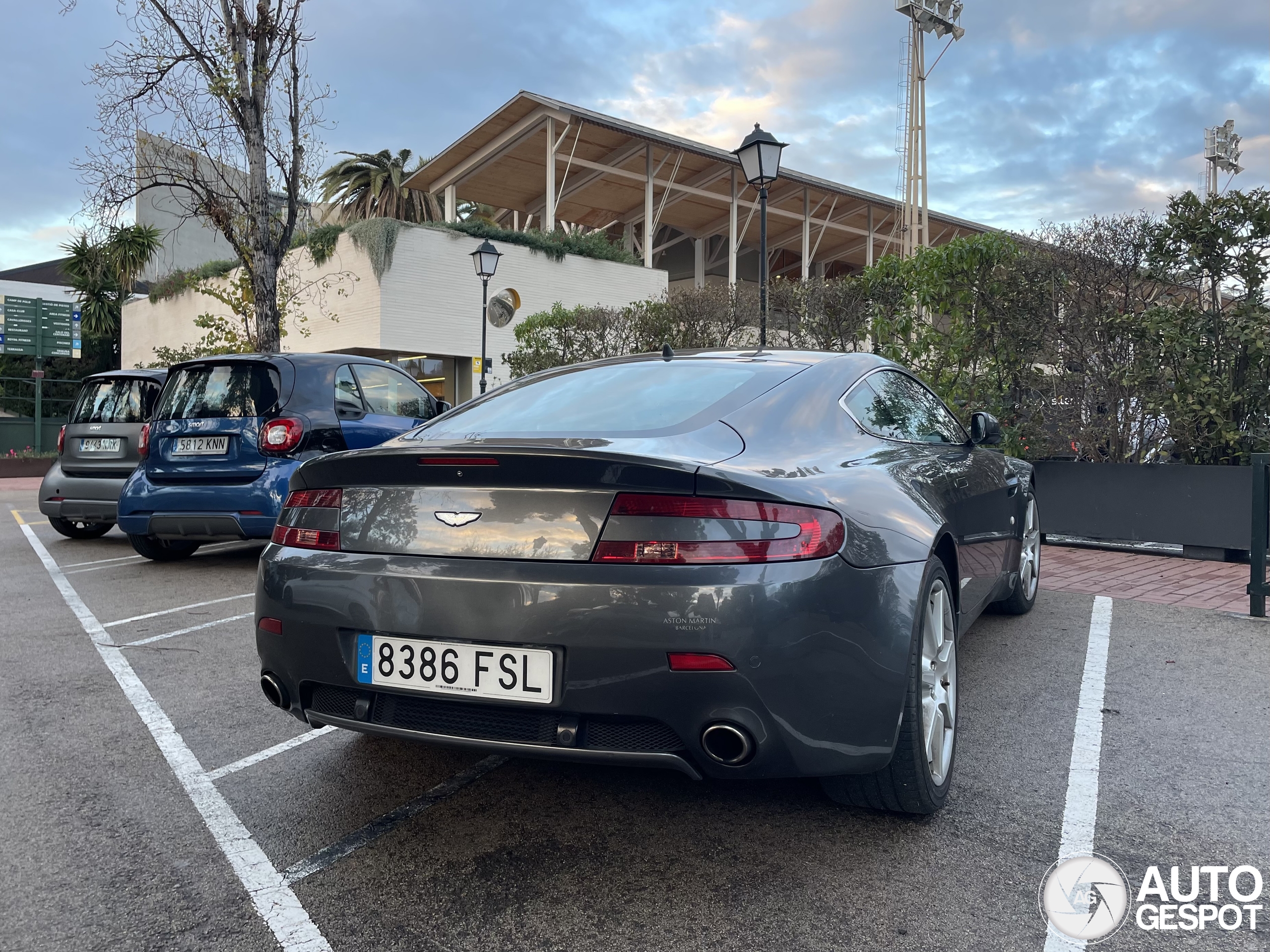 Aston Martin V8 Vantage