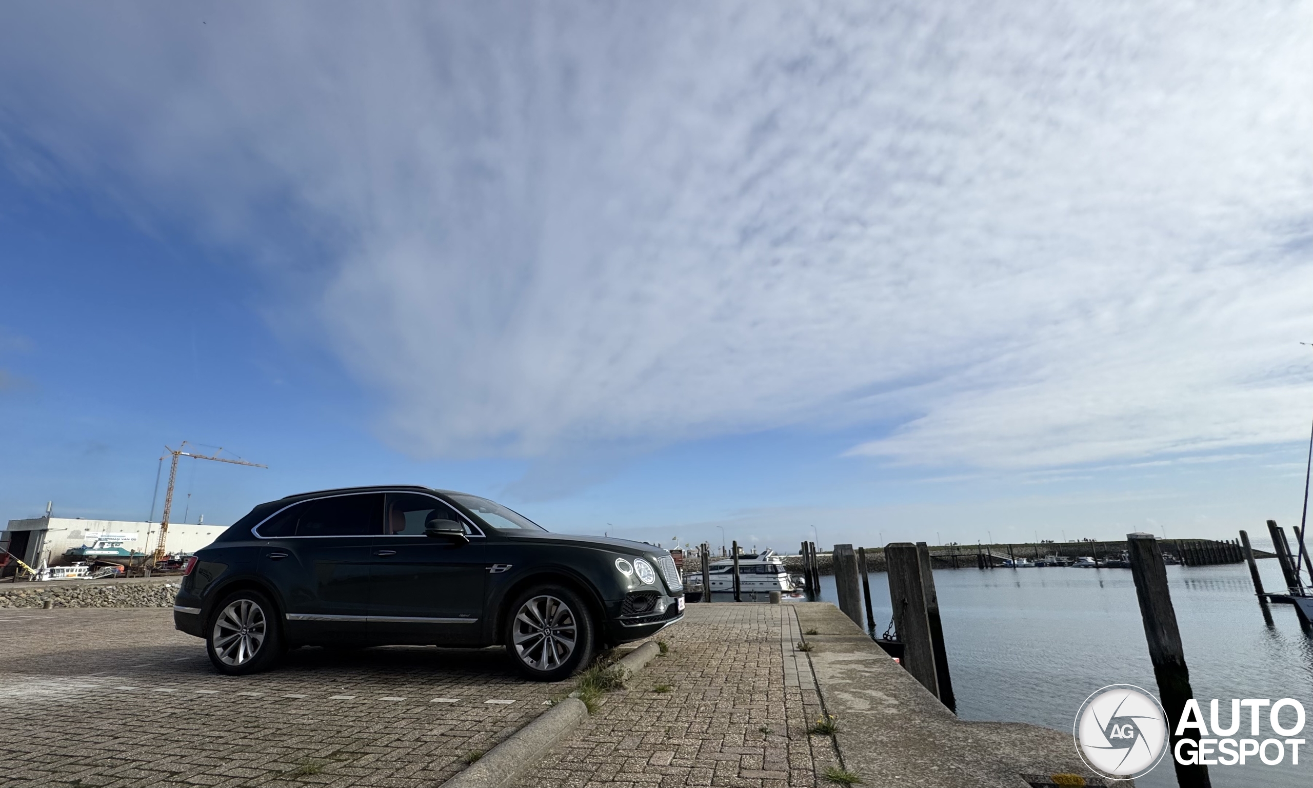 Bentley Bentayga Hybrid