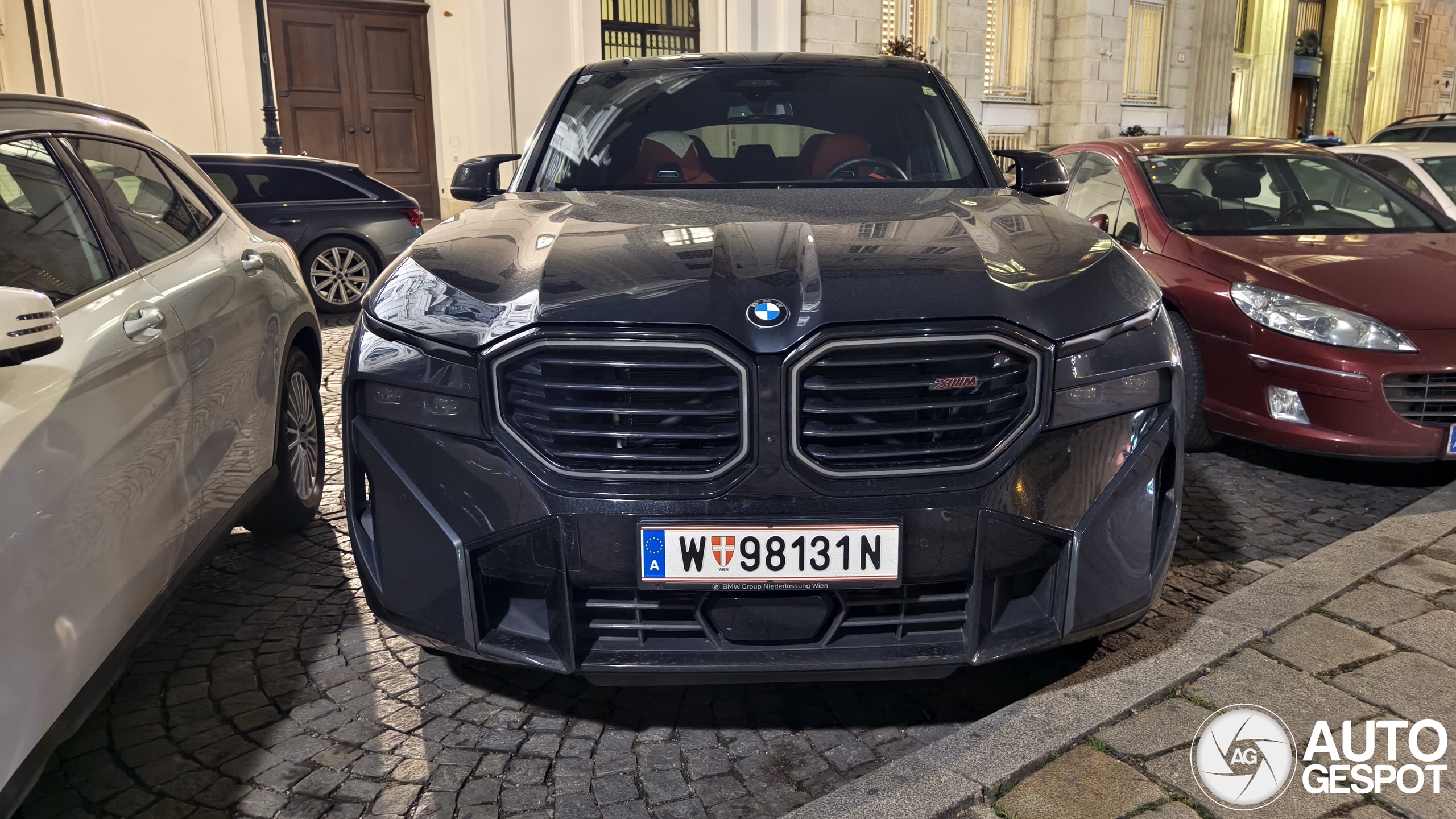 BMW XM G09 Label Red