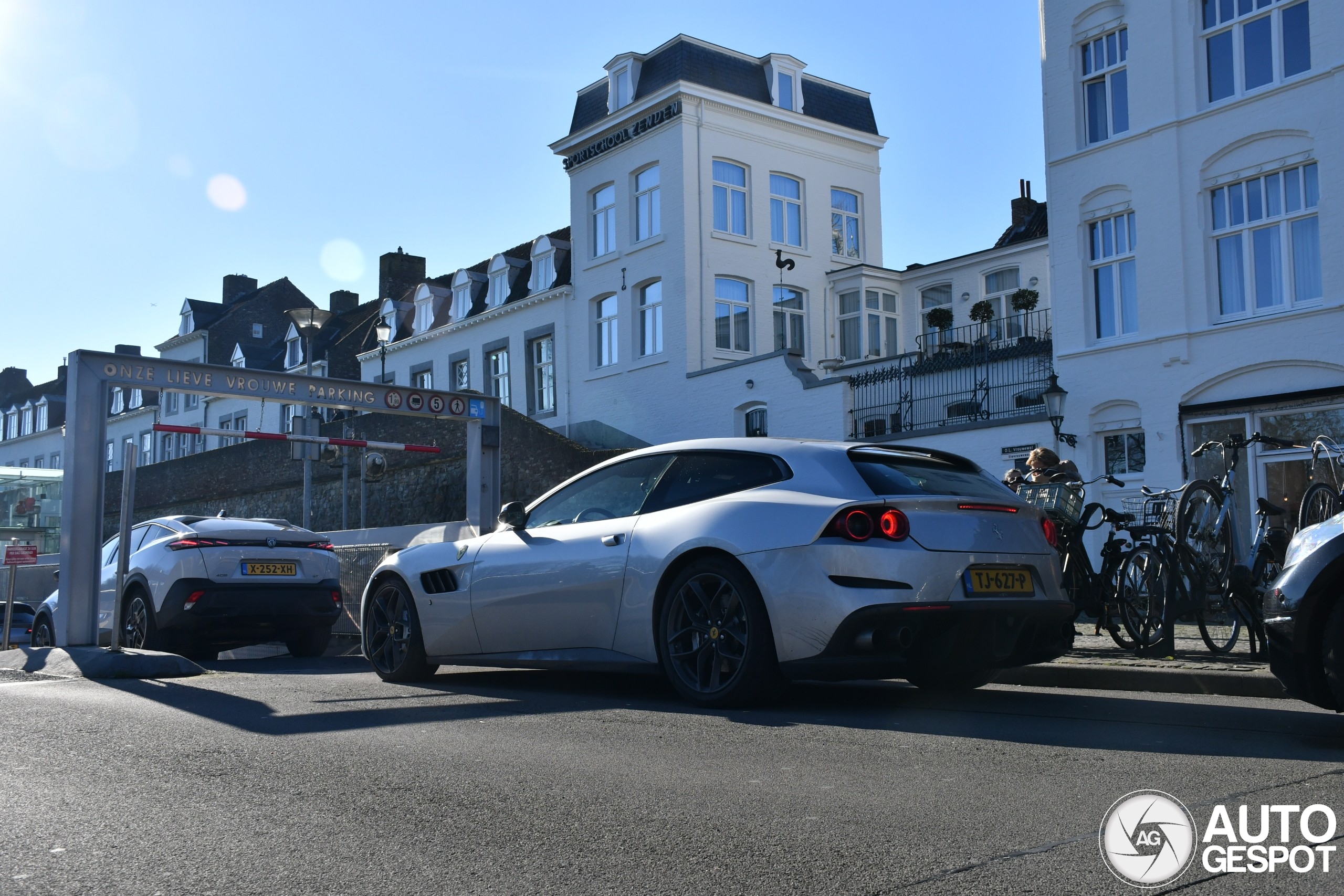 Ferrari GTC4Lusso T