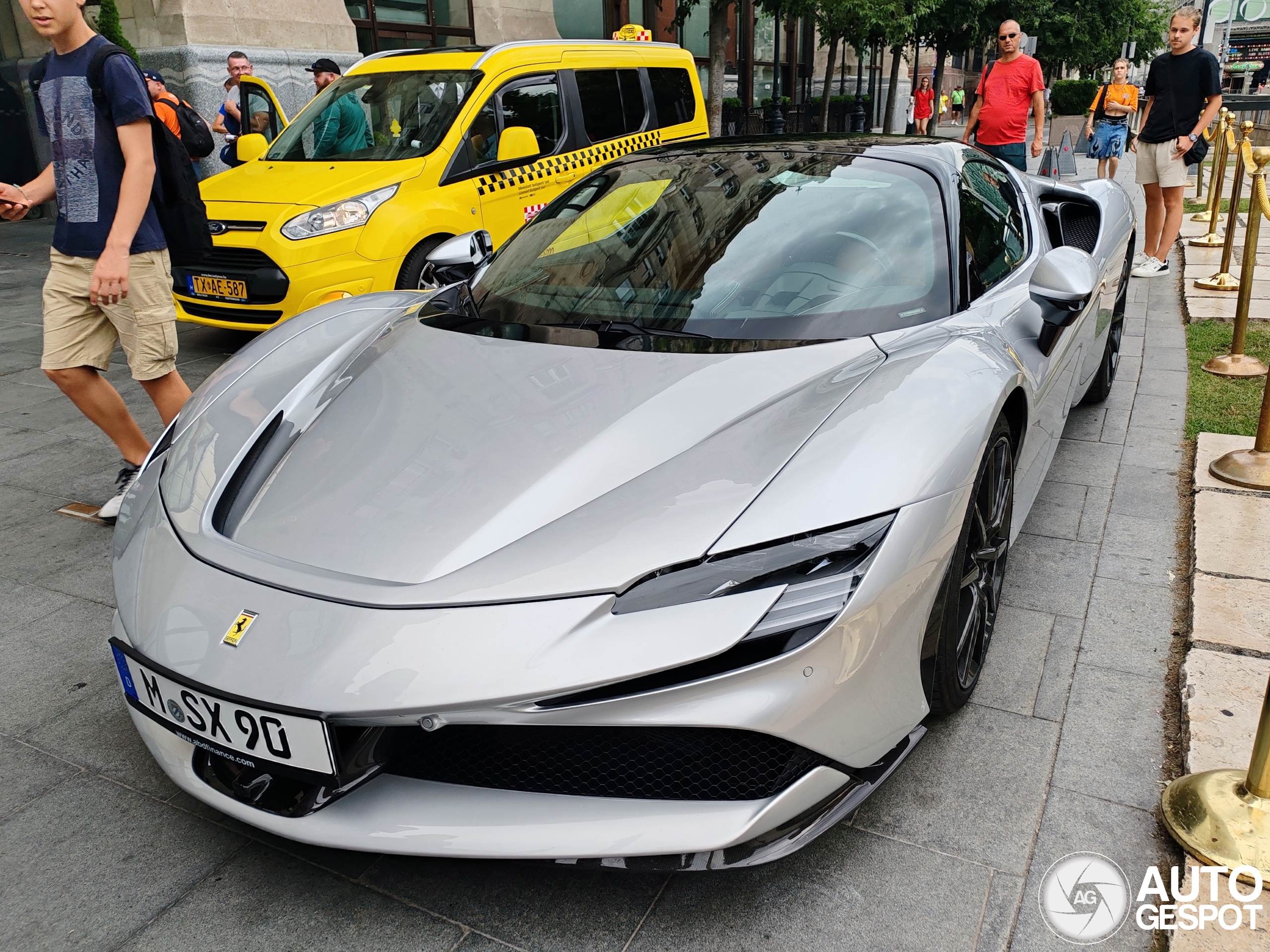 Ferrari SF90 Spider