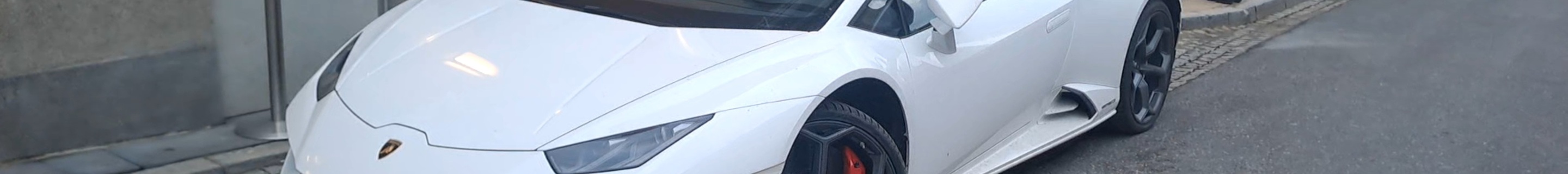 Lamborghini Huracán LP640-4 EVO Spyder