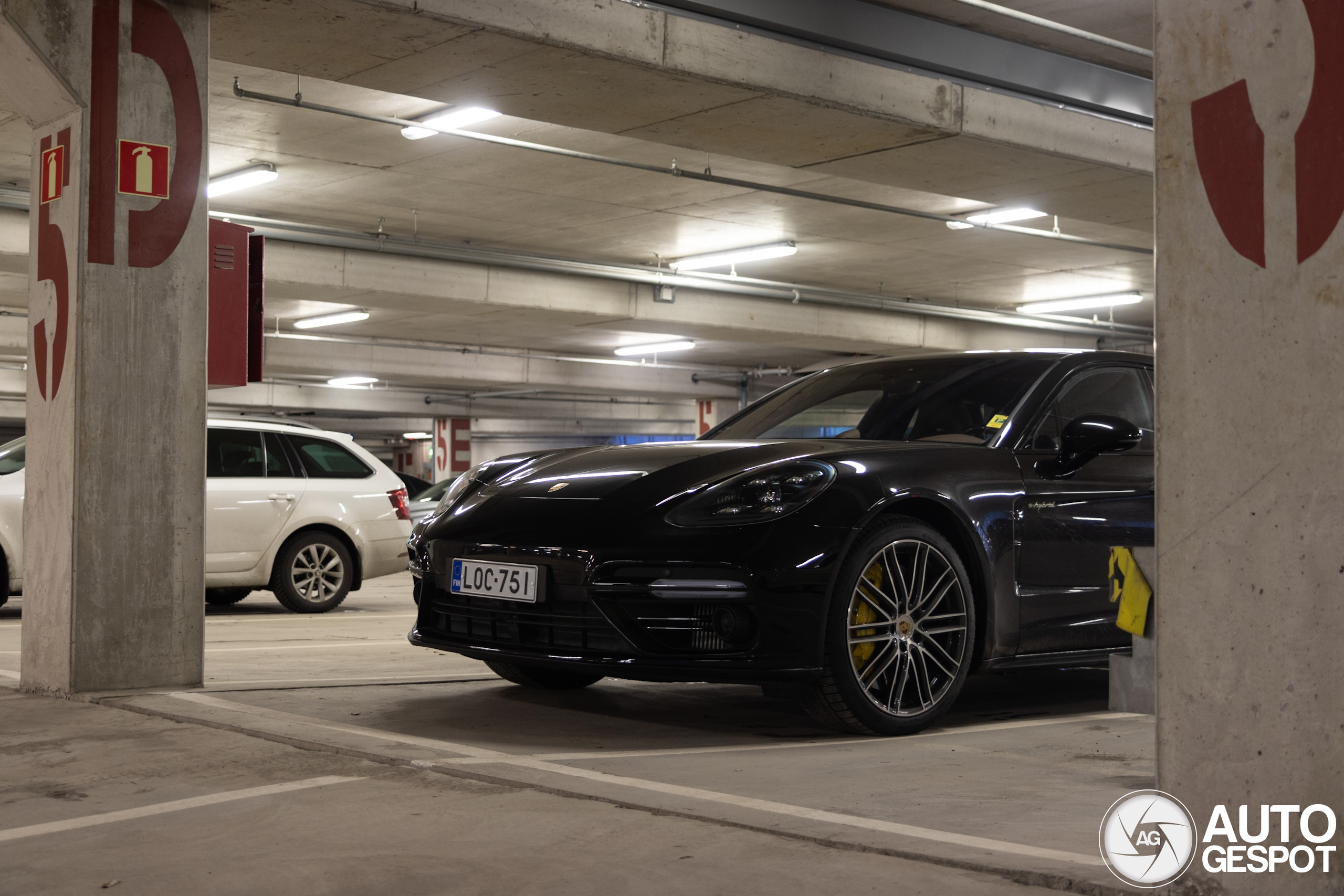 Porsche 971 Panamera Turbo S E-Hybrid Executive