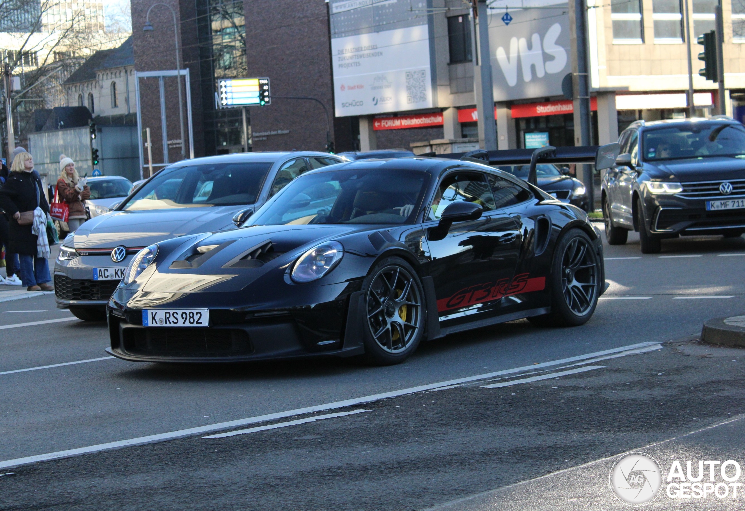 Porsche 992 GT3 RS Weissach Package