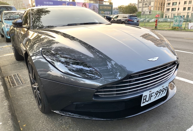 Aston Martin DB11 V8