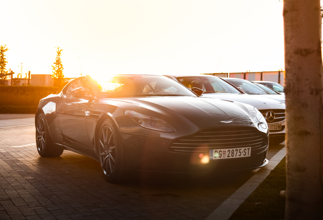 Aston Martin DB11 V8