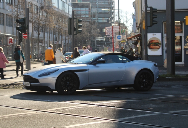 Aston Martin DB11 V8 Volante
