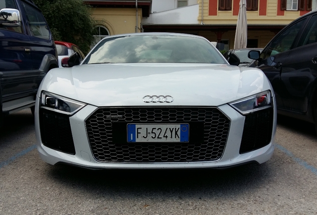 Audi R8 V10 Plus 2015