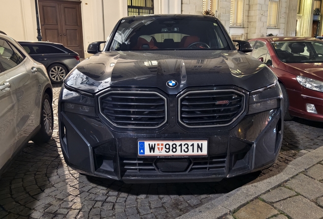BMW XM G09 Label Red