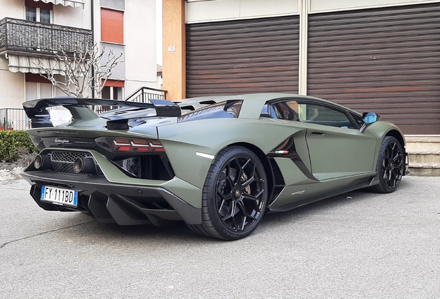 Lamborghini Aventador LP770-4 SVJ