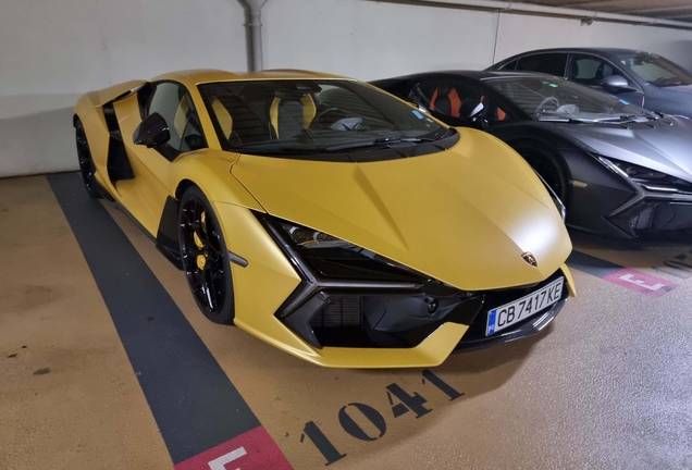Lamborghini Revuelto