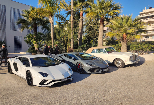 Lamborghini Revuelto