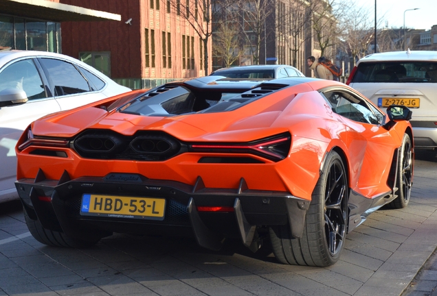 Lamborghini Revuelto