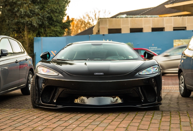 McLaren GT