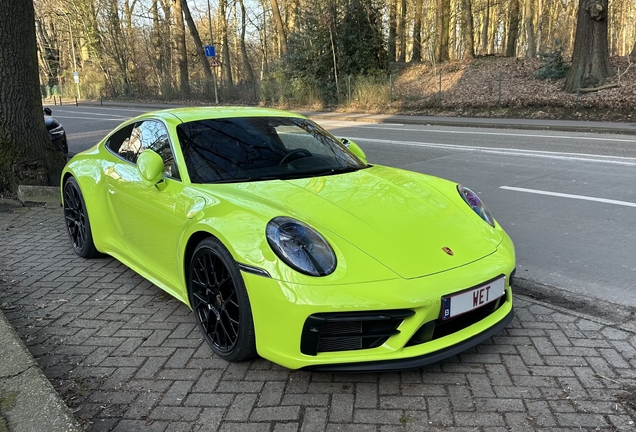 Porsche 992 Carrera 4 GTS