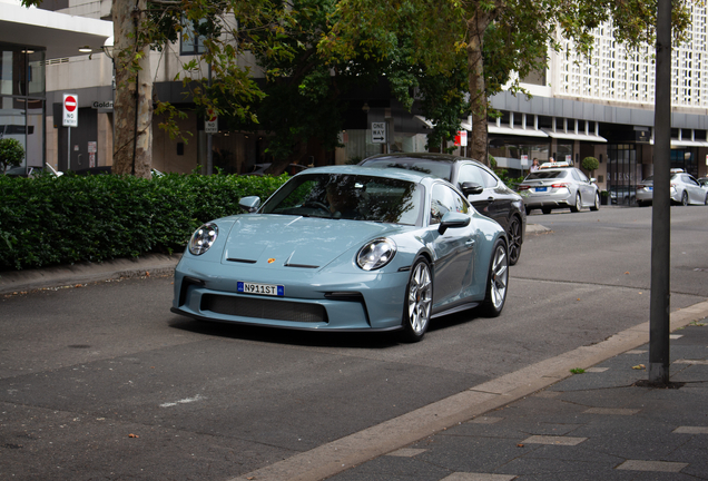Porsche 992 S/T