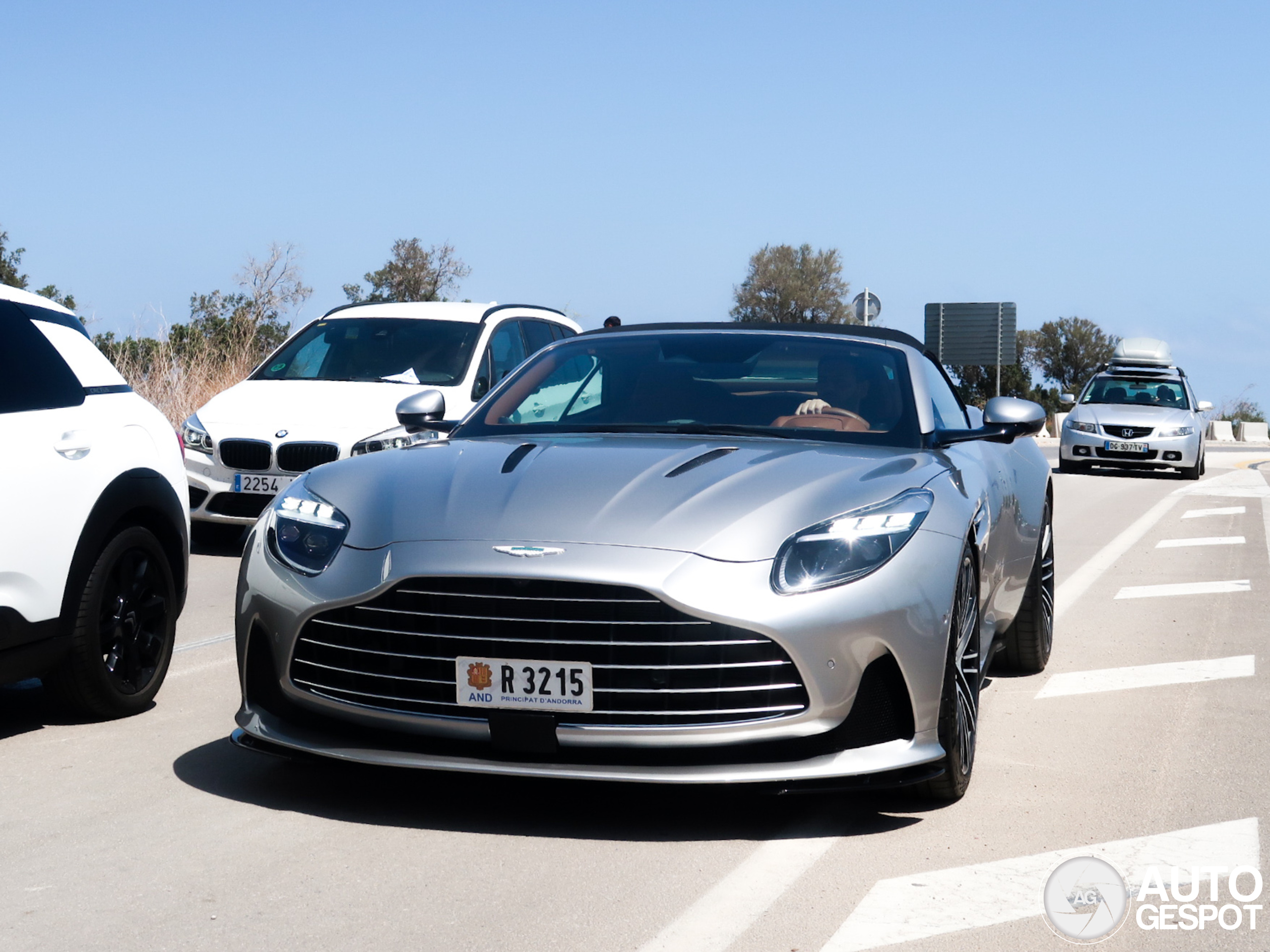 Aston Martin DB12 Volante