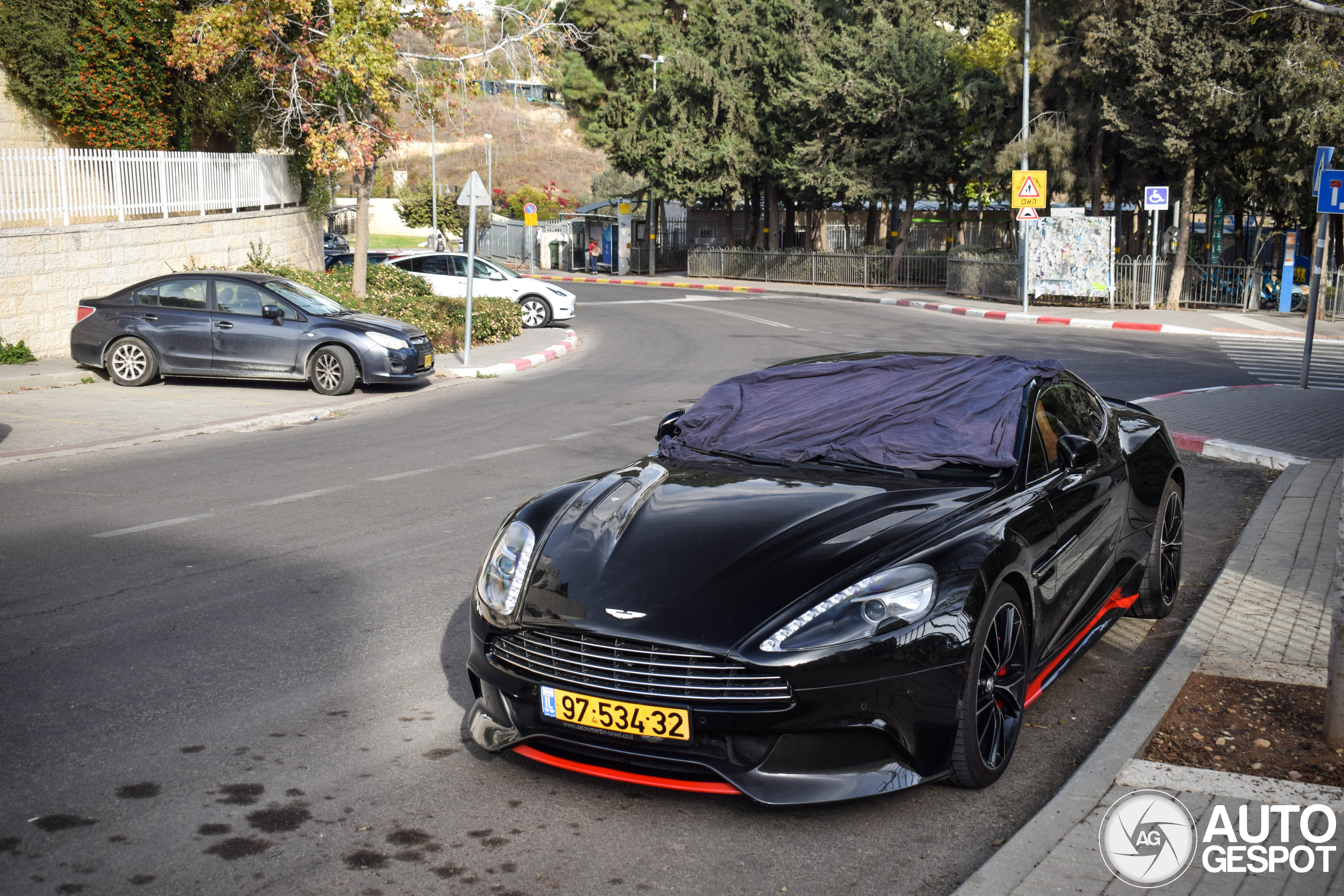 Aston Martin Vanquish 2013