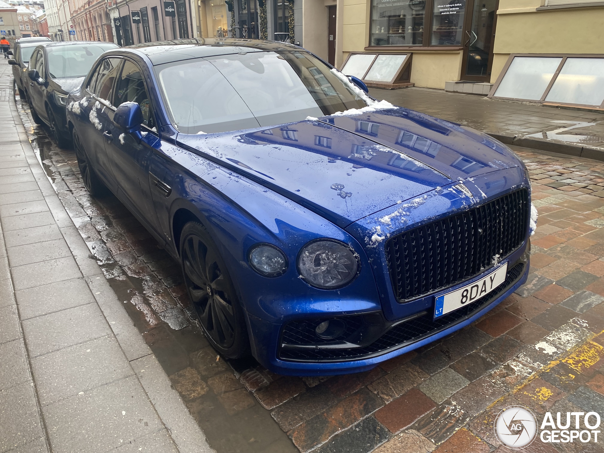 Bentley Flying Spur V8 Azure