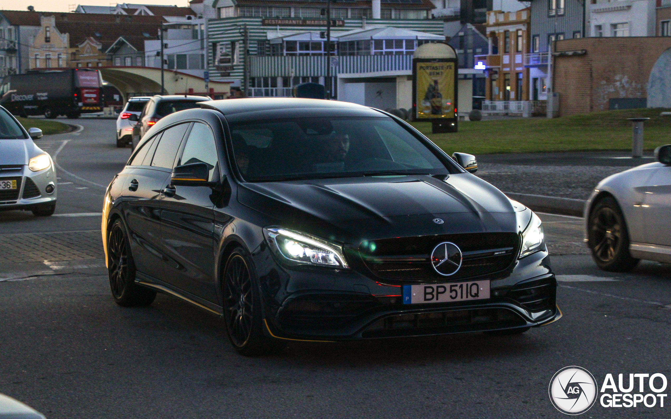 Mercedes-AMG CLA 45 Shooting Brake X117 Yellow Night Edition