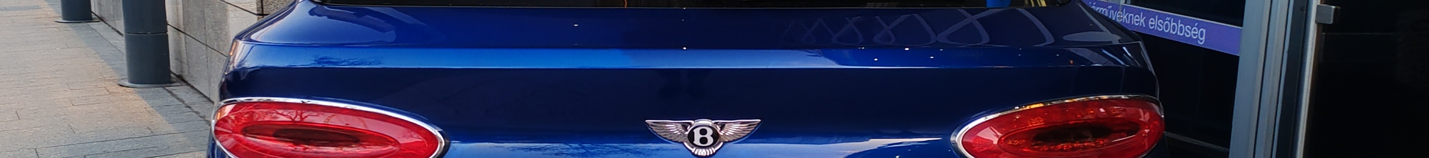 Bentley Bentayga V8 2021