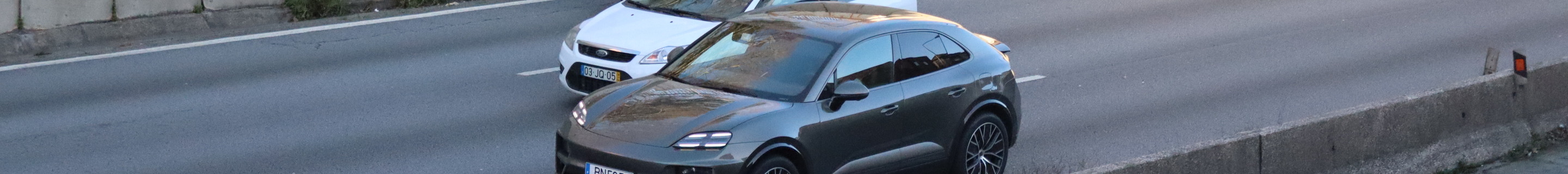 Porsche Macan EV Turbo