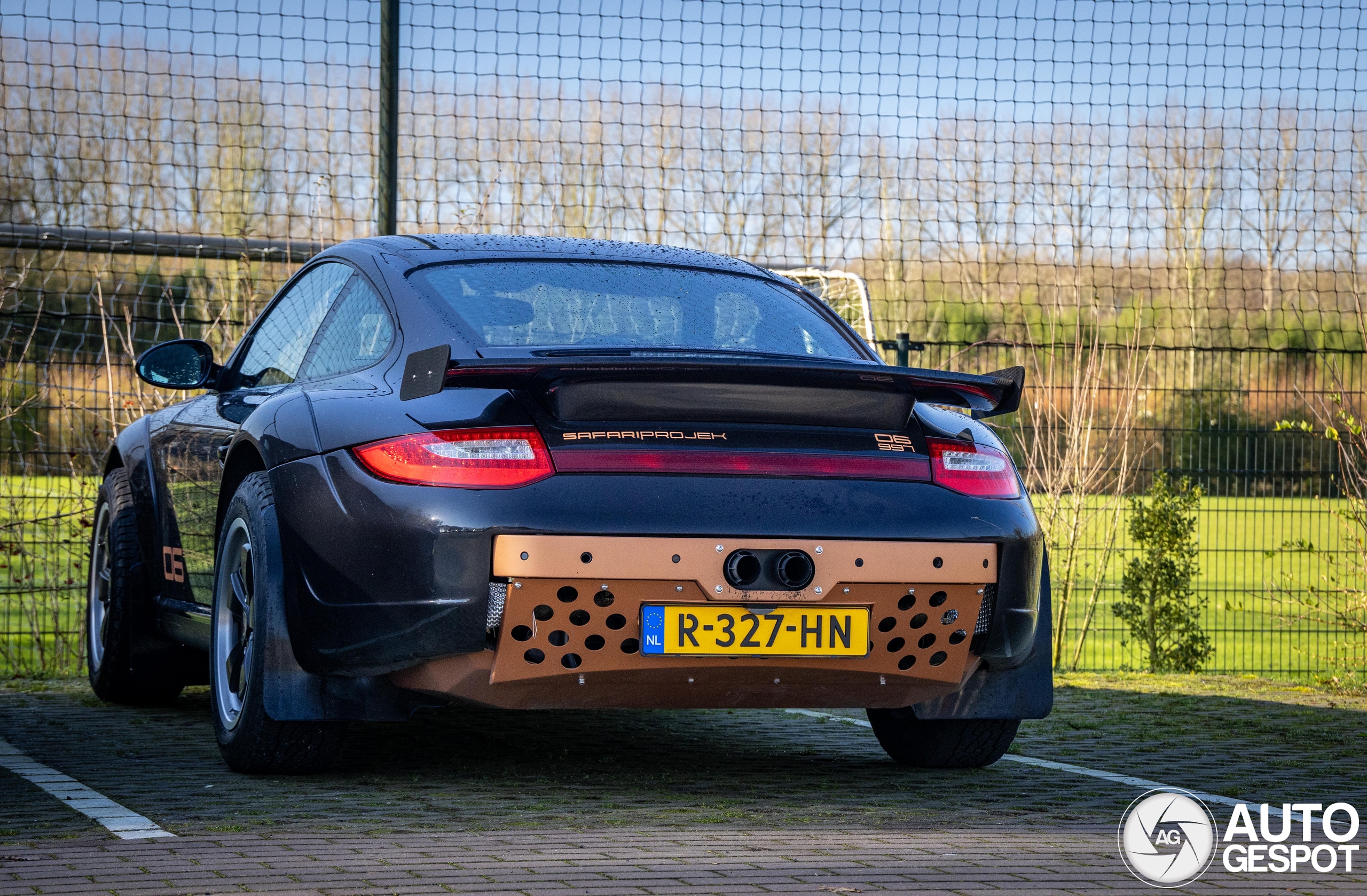Avontuurlijke Porsche in Safari uitvoering gespot in Ermelo