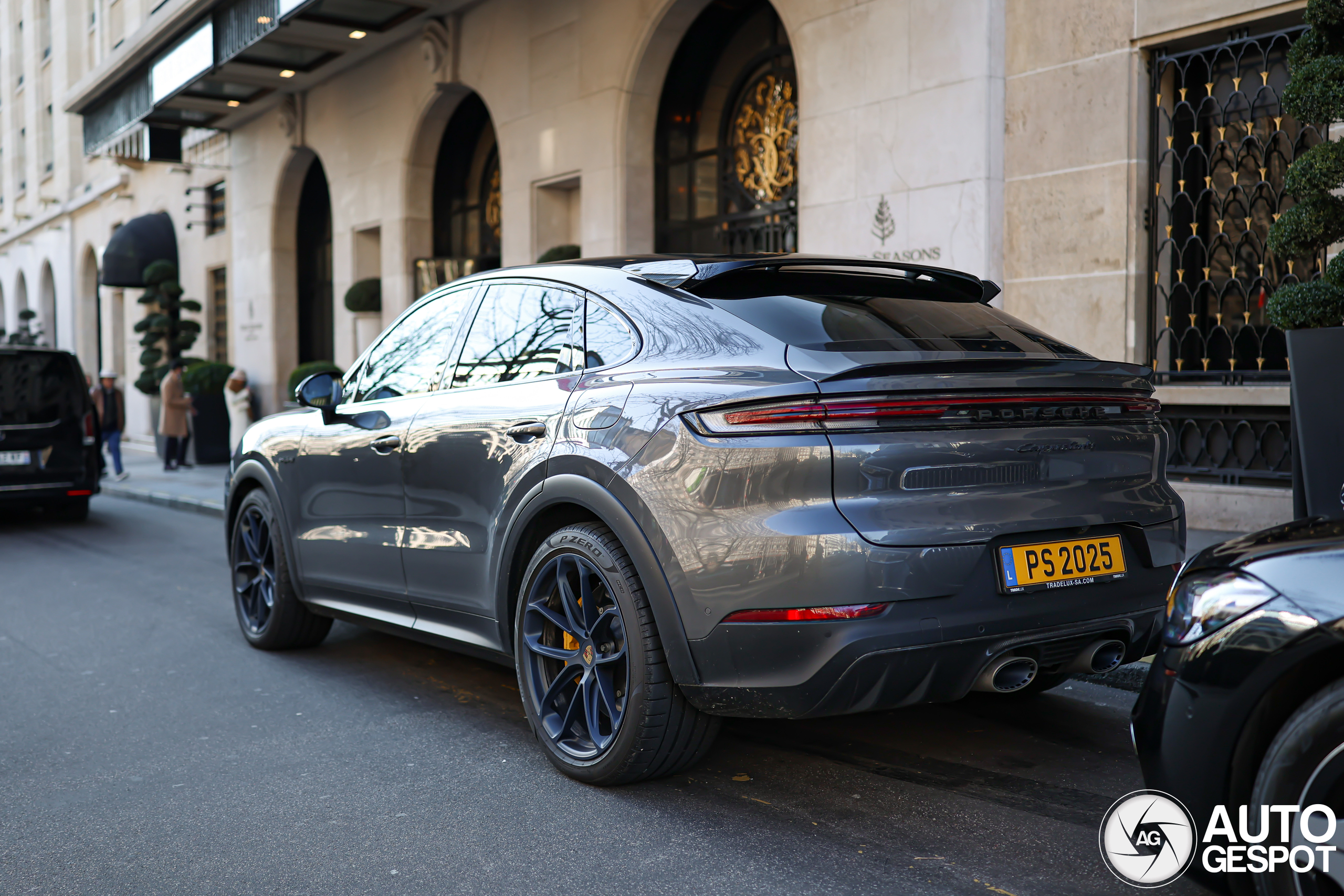 Porsche Cayenne Coupé Turbo E-Hybrid