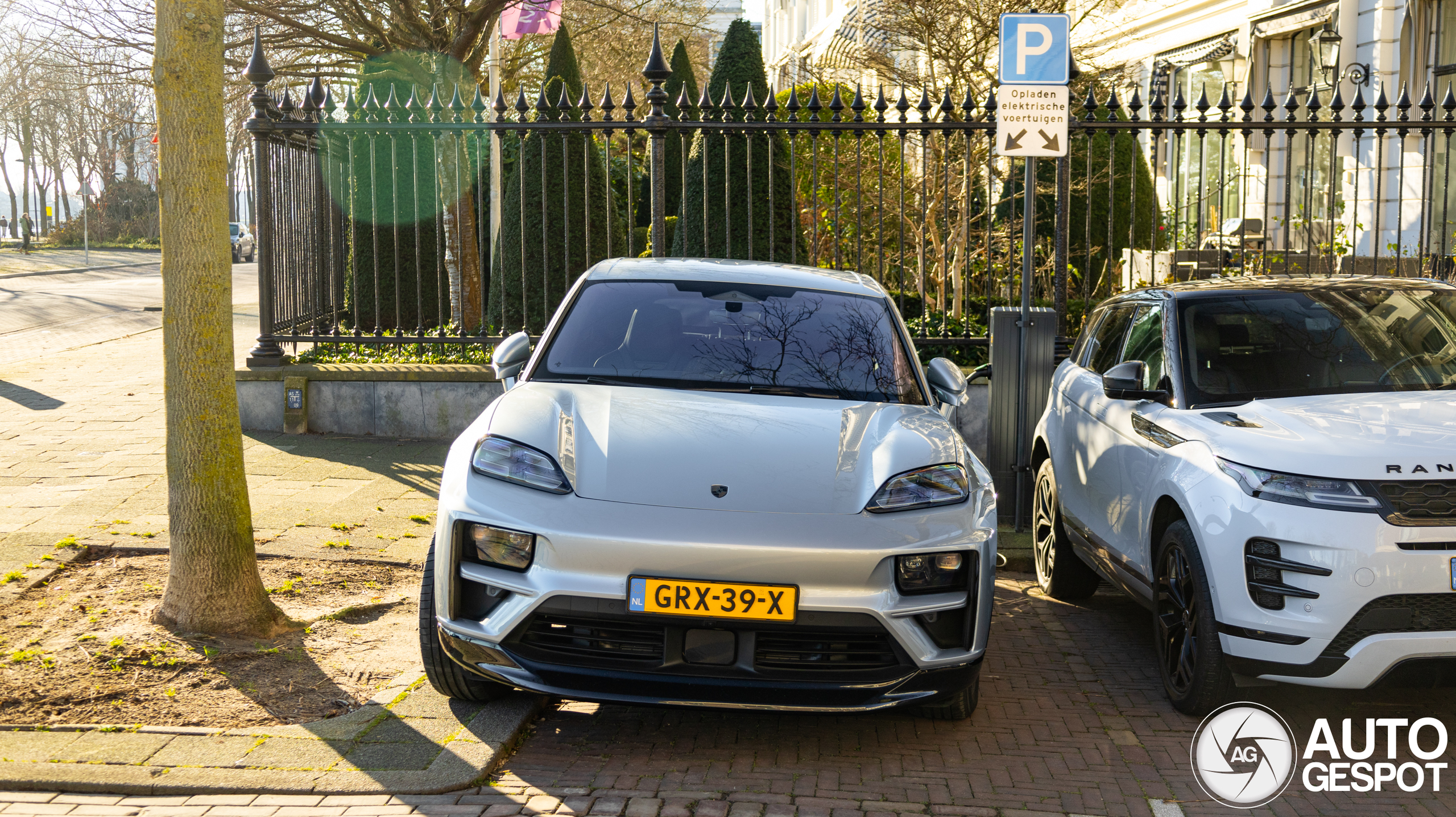 Porsche Macan EV Turbo