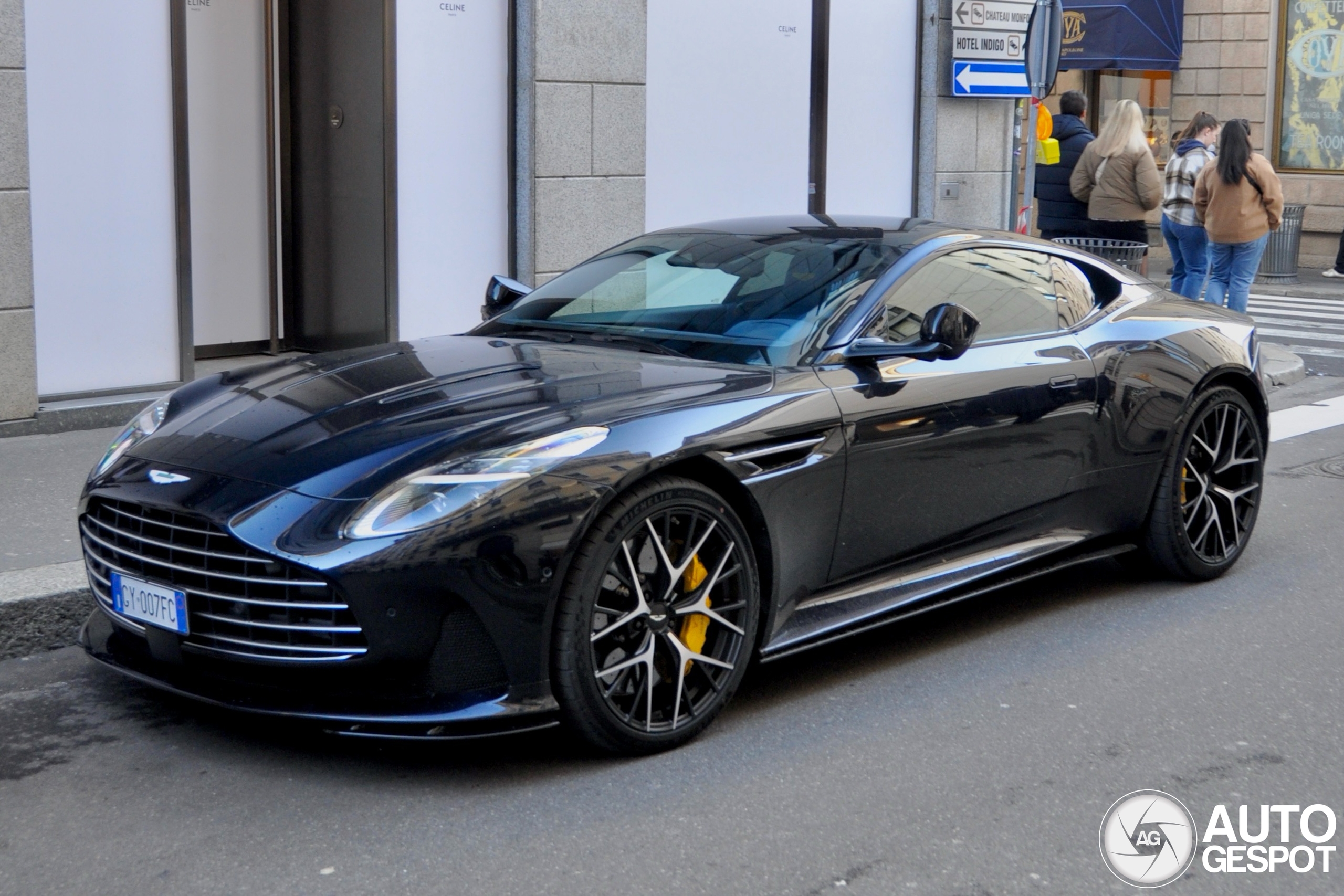 Aston Martin DB12