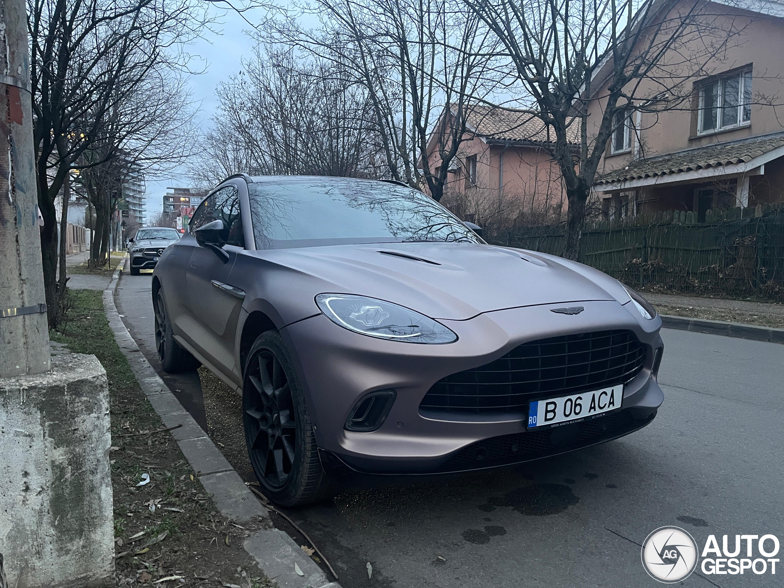 Aston Martin DBX