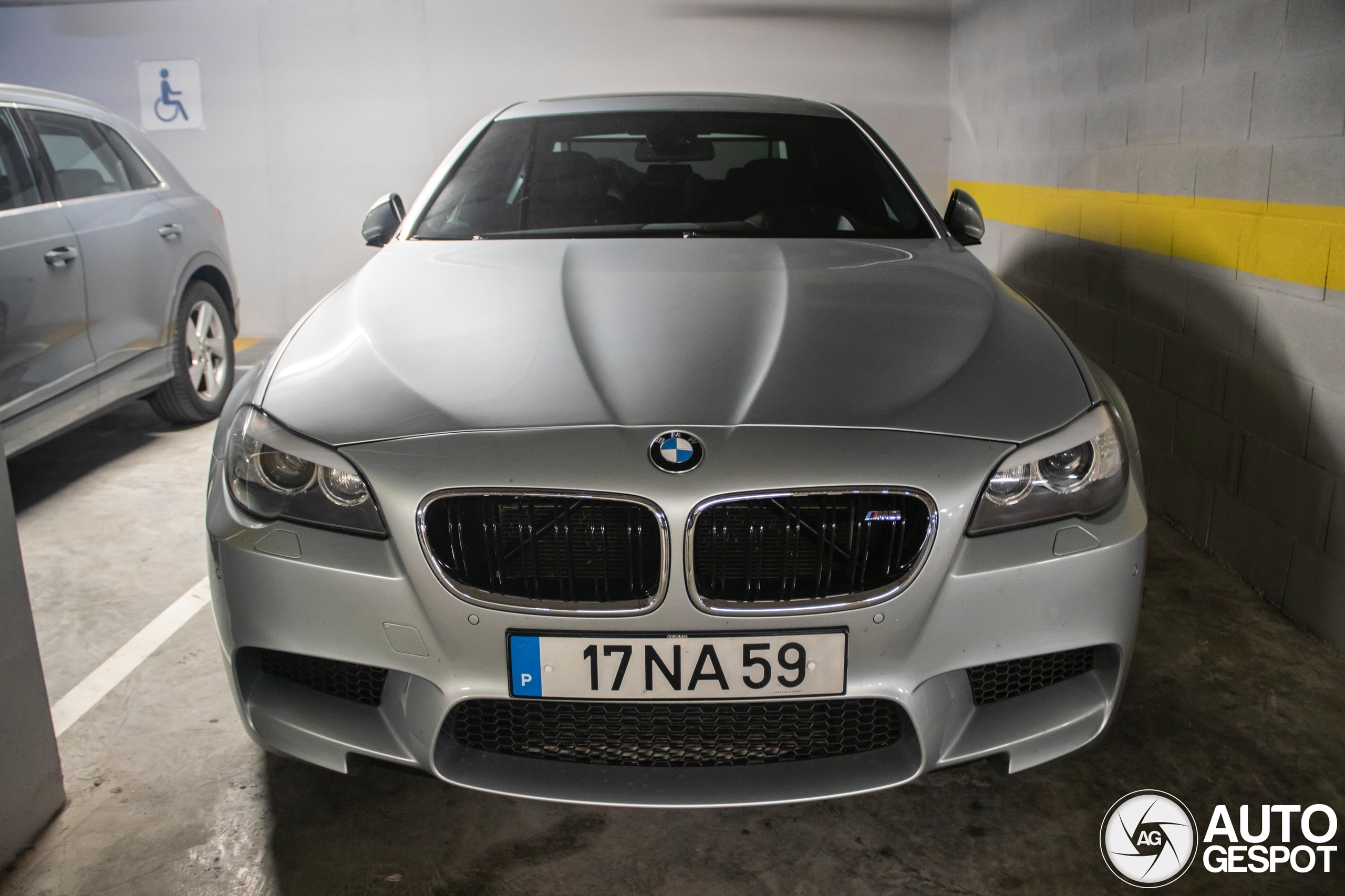 BMW M5 F10 2011