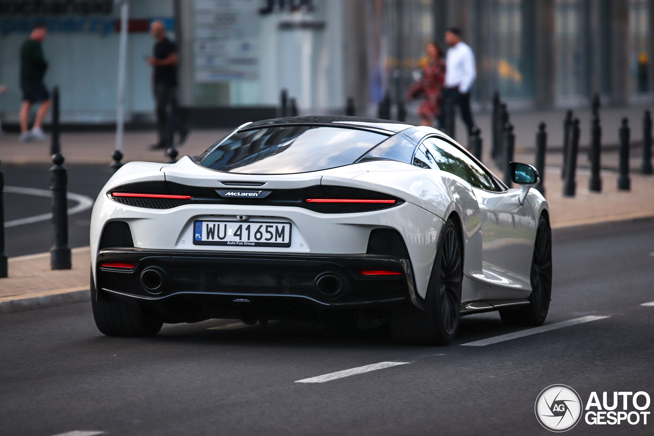 McLaren GT