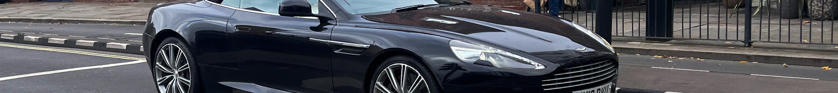 Aston Martin Virage Volante 2011