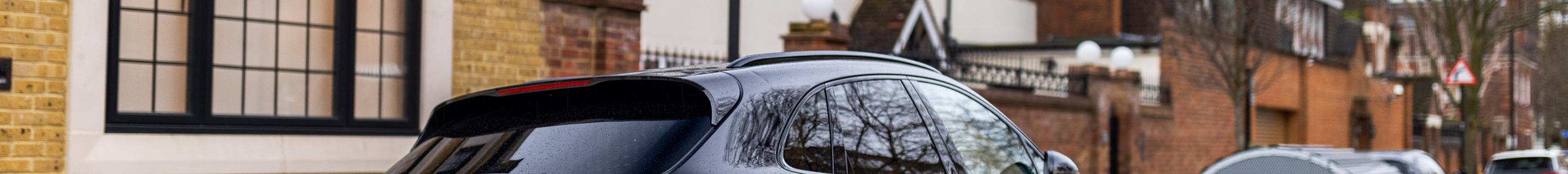 Porsche 95B Macan Turbo